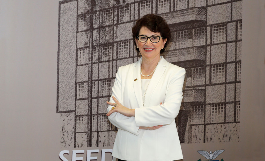 Mulheres são protagonistas na educação no Paraná Para a secretária da Educação, professora Ana Seres, ressaltar a importância das mulheres nesta área é fundamental