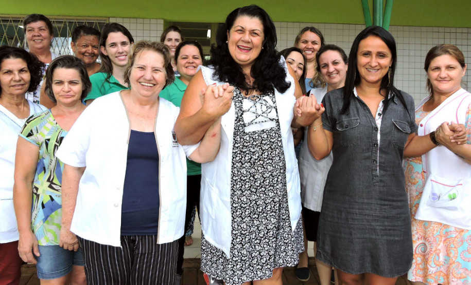 Mulheres são protagonistas na educação no Paraná Em 2016, a comunidade escolar da região Oeste elegeu a direção do Colégio Estadual Presidente Roosevelt, localizado no município de Guaíra, como referência administrativa durante a segunda edição do prêmio Gestão Paraná