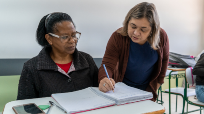 Fotografia de Aluna e Professora