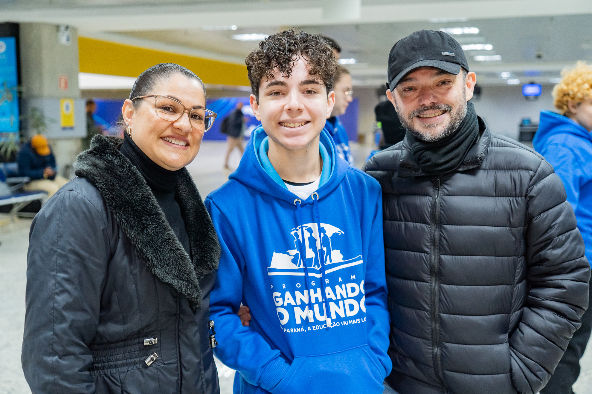 Embarque de 16 alunos do Ganhando o Mundo para Escócia