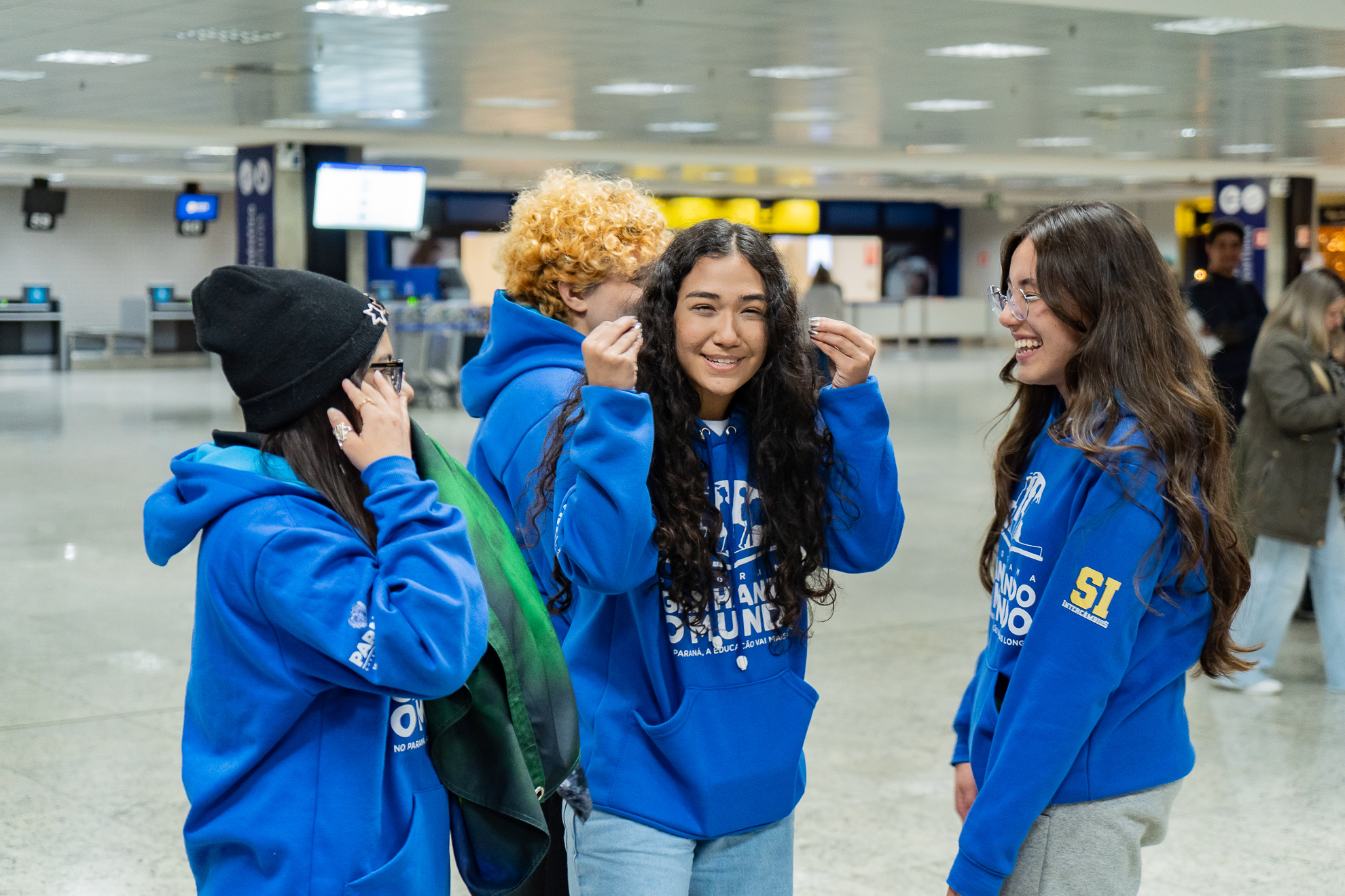 Embarque de 16 alunos do Ganhando o Mundo para Escócia