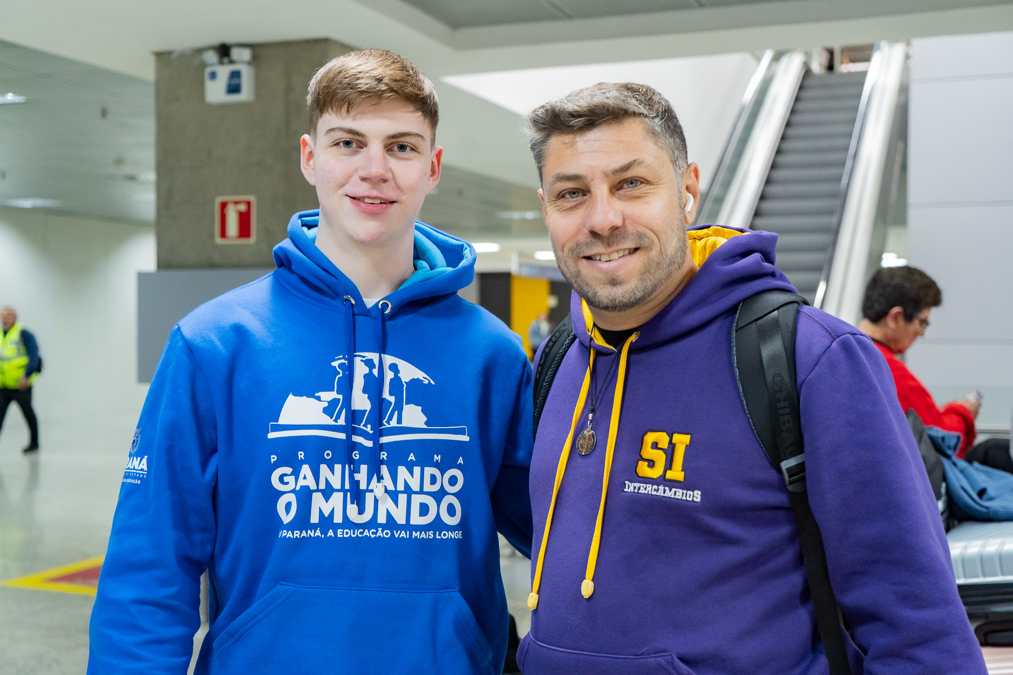 Embarque de 16 alunos do Ganhando o Mundo para Escócia