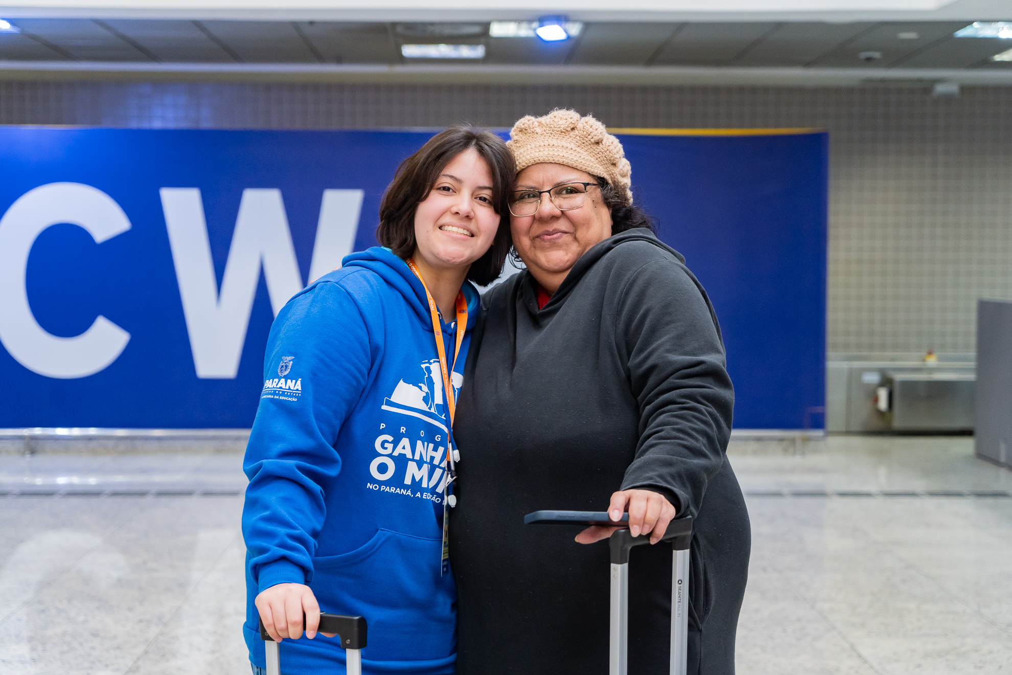 Embarque de 16 alunos do Ganhando o Mundo para Escócia