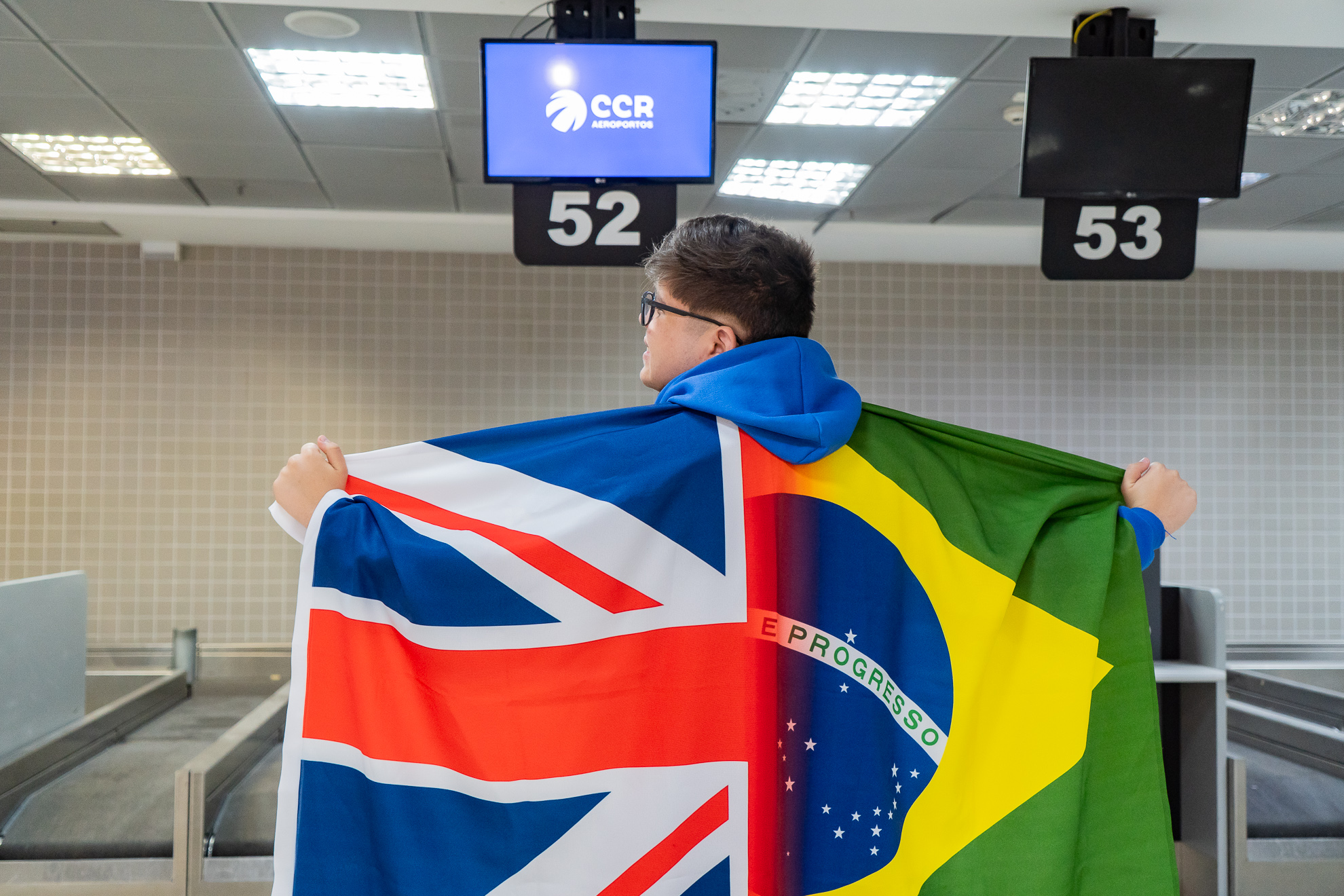 Embarque de 16 alunos do Ganhando o Mundo para Escócia