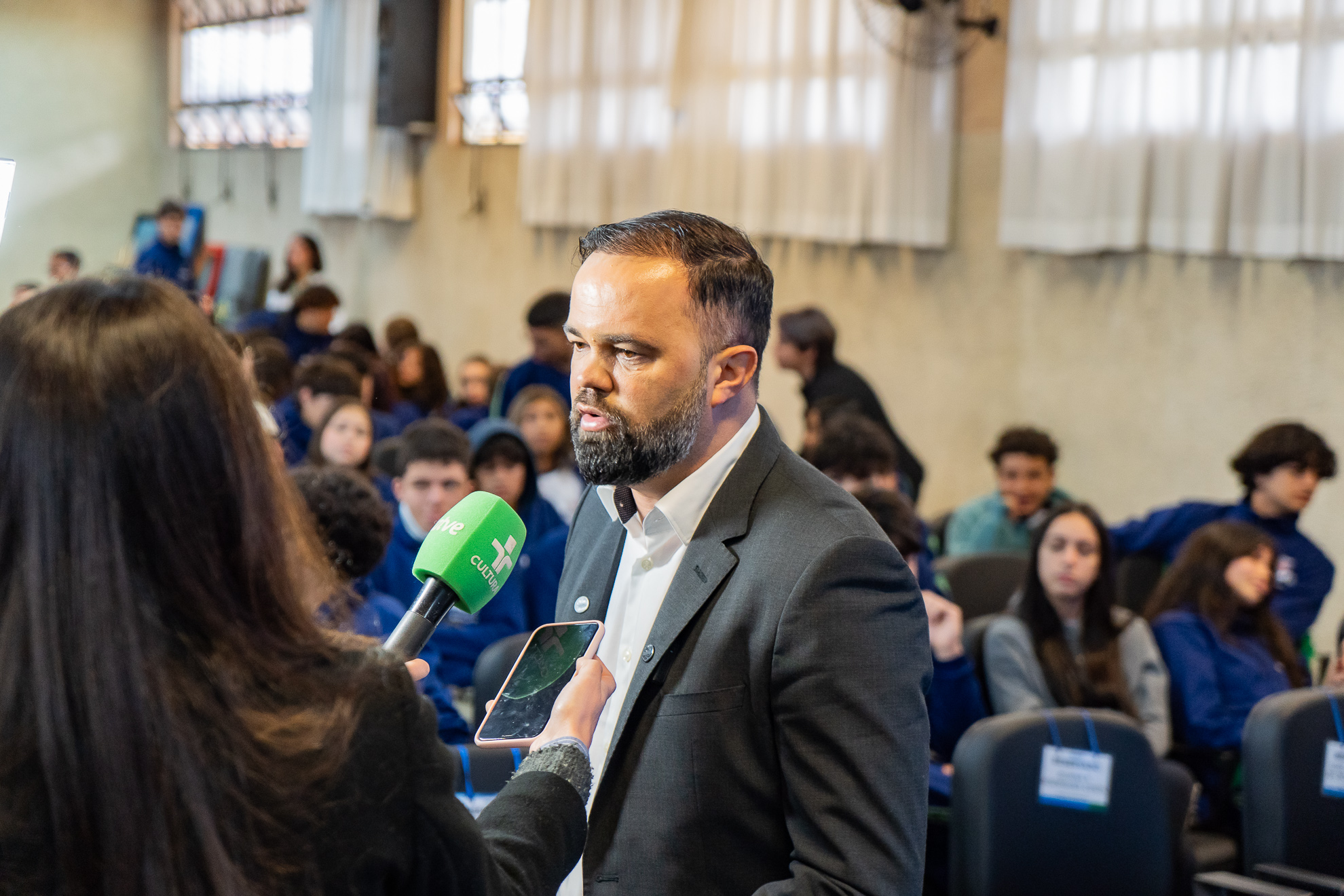 Governo formaliza entrega 15 mil desktops