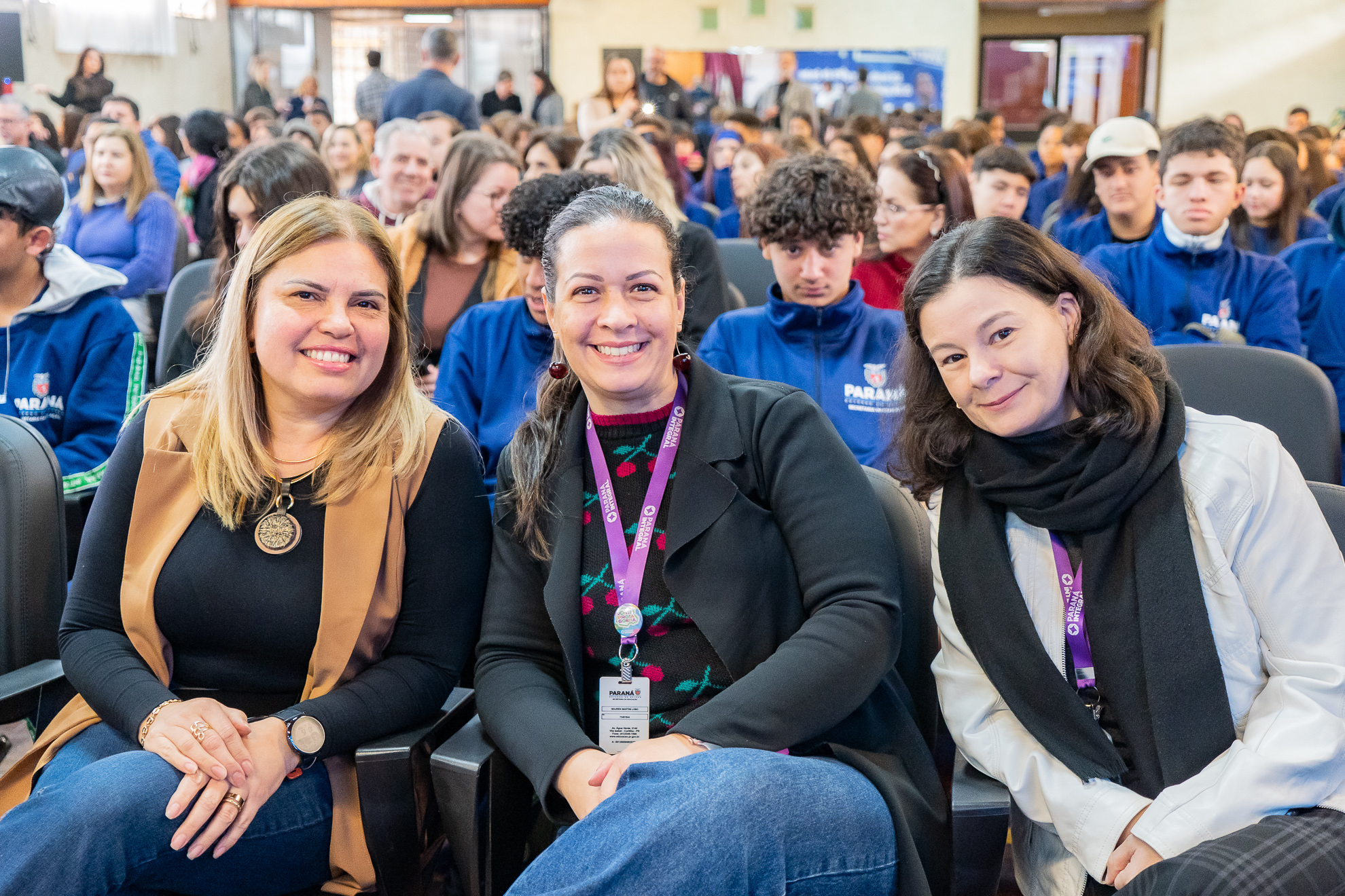 Governo formaliza entrega 15 mil desktops