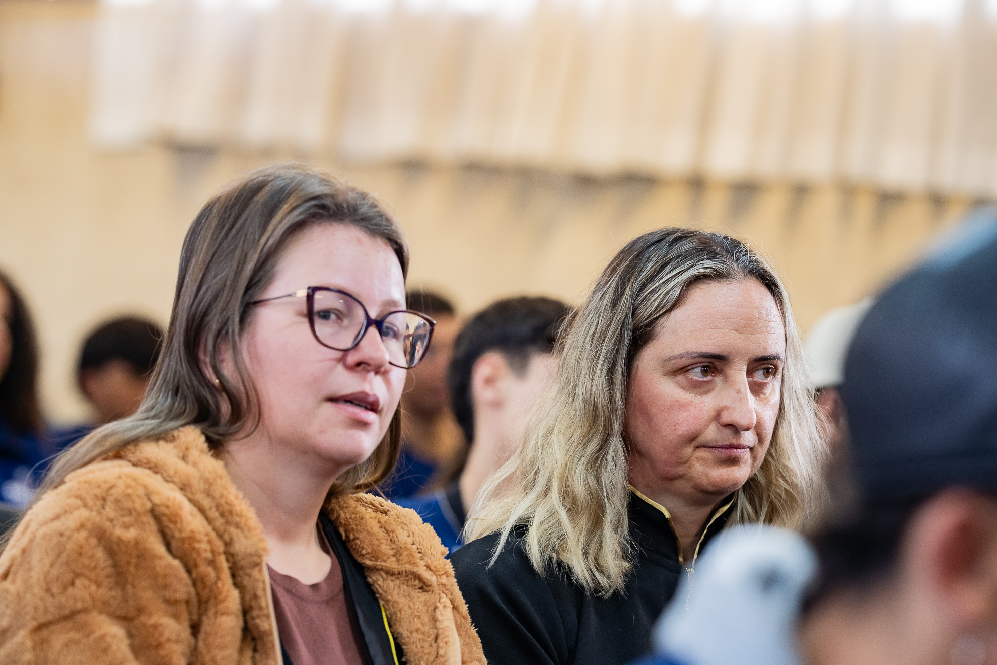 Governo formaliza entrega 15 mil desktops