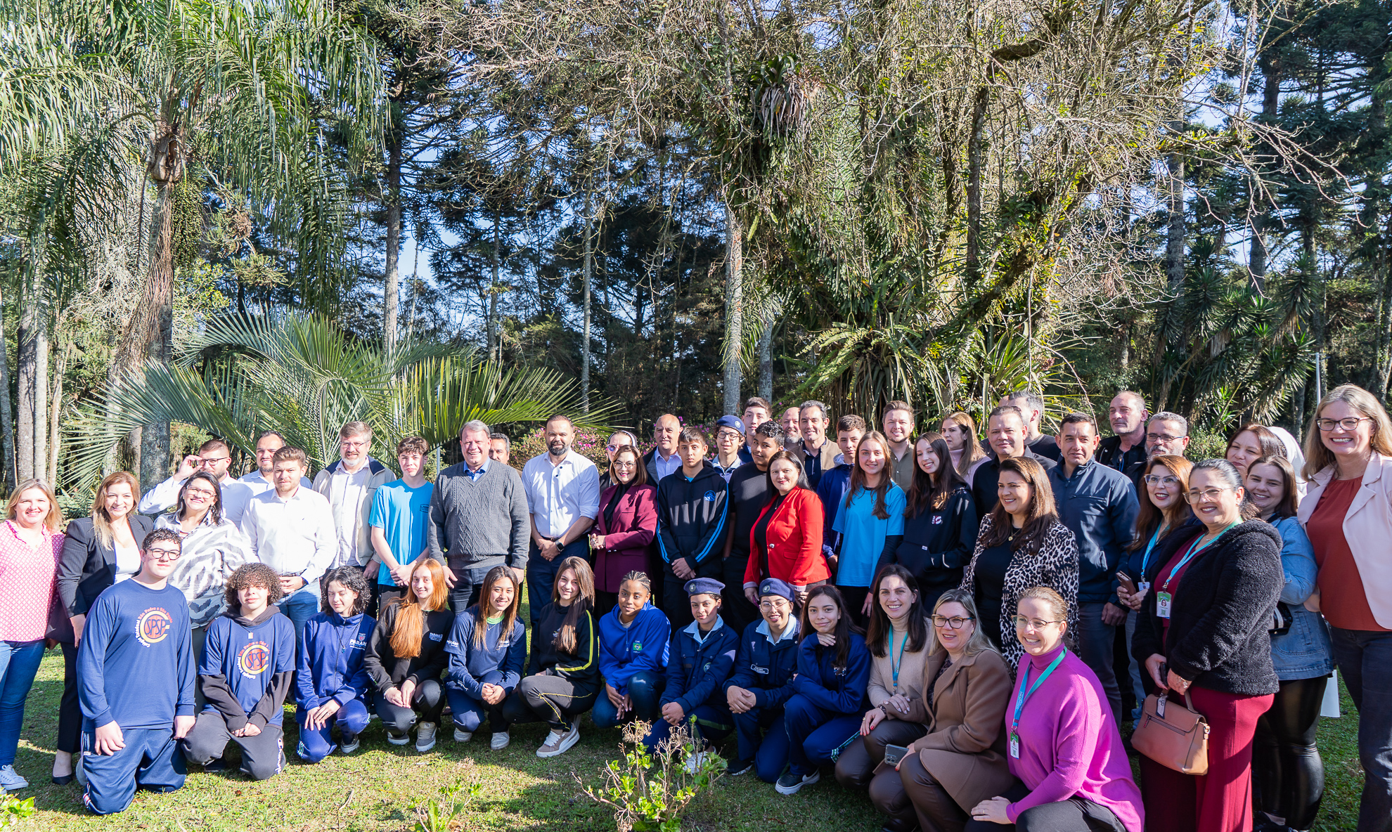 Emoção e expectativa: secretário da Educação recebe estudantes convocados para o Ganhando o Mundo 2026