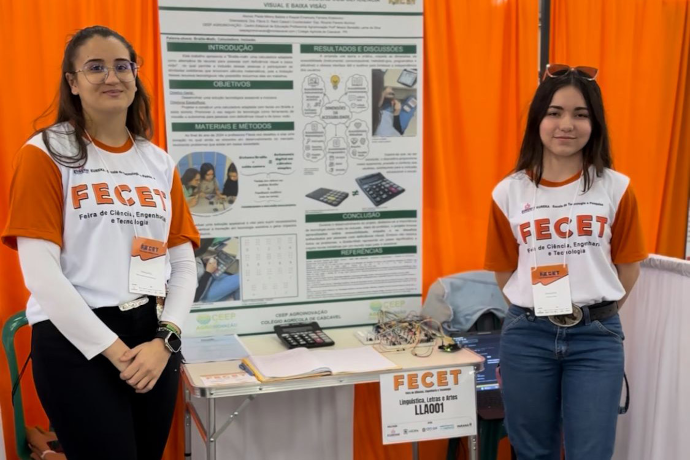 Foto das estudantes paranaenses participando da FECET