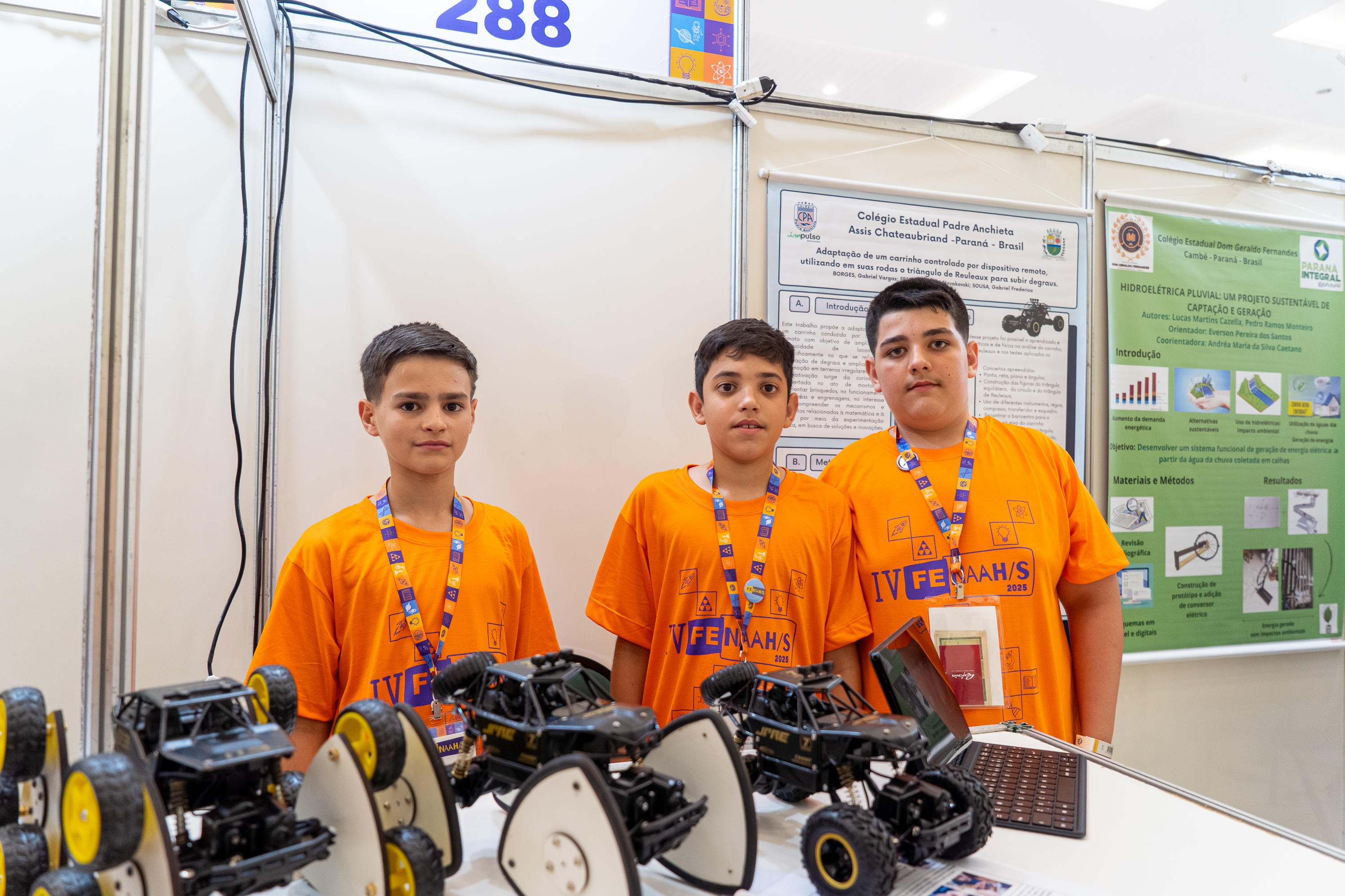 300 projetos: feira destaca inovação de alunos da rede estadual com altas habilidades