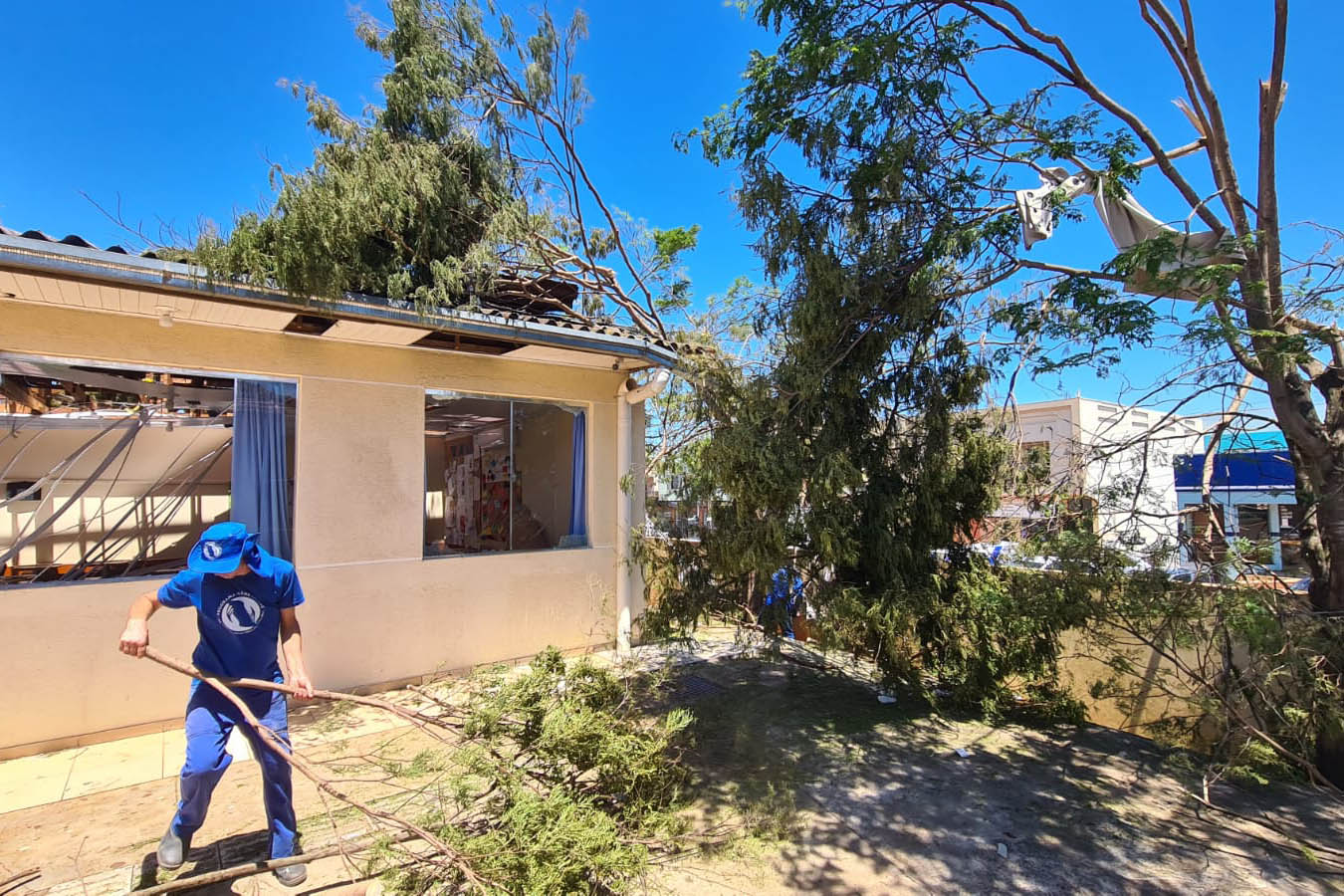 Presos concluem limpeza e reparos em prédios públicos de Rio Bonito do Iguaçu
