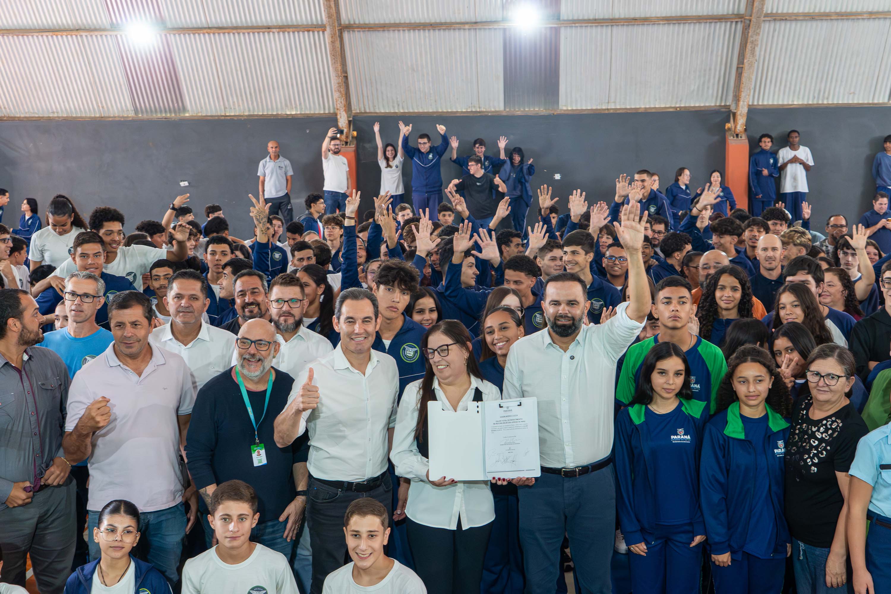 Estado anuncia mais 85 kits educacionais tecnológicos para escolas municipais