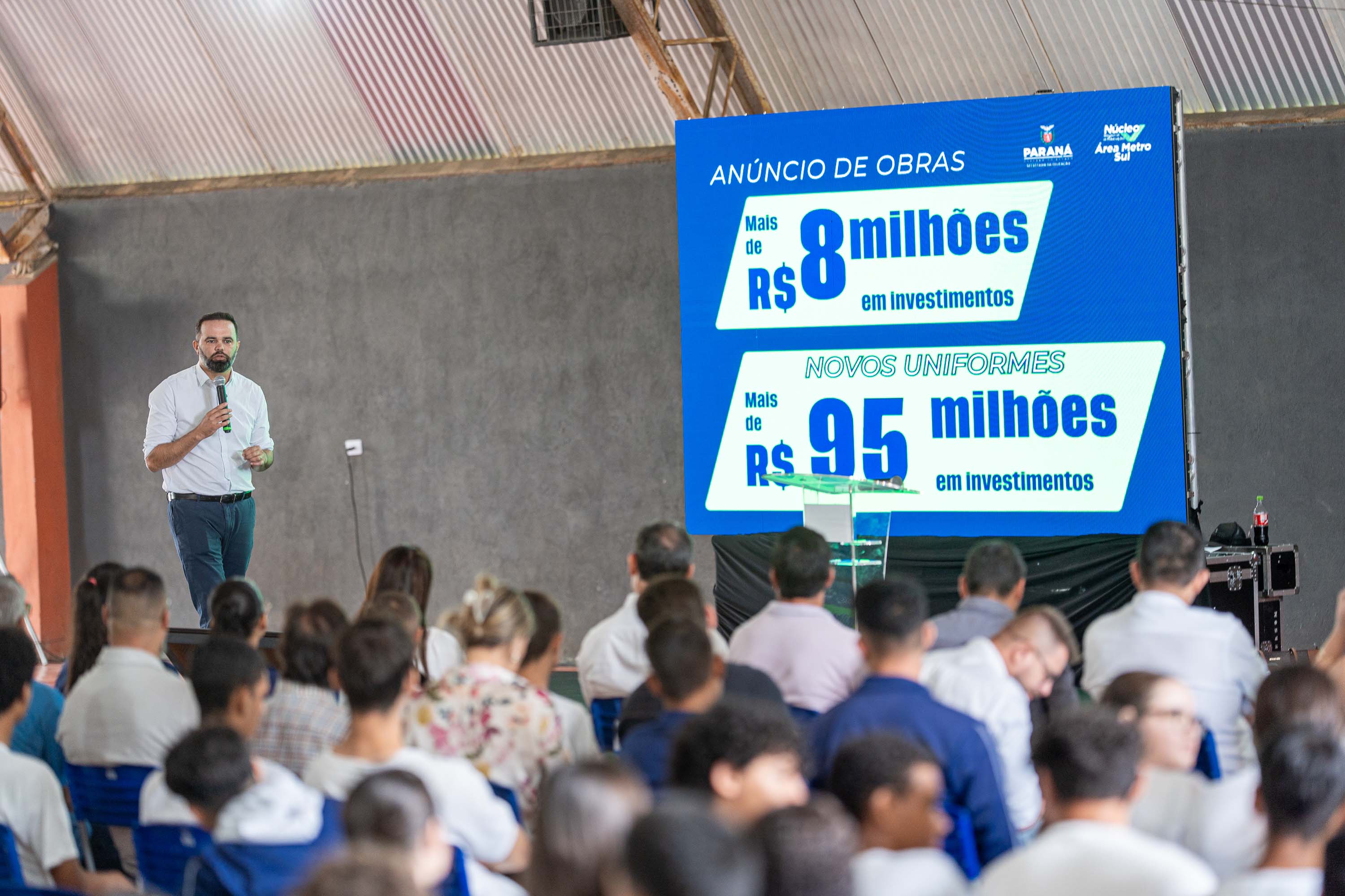 Estado anuncia mais 85 kits educacionais tecnológicos para escolas municipais