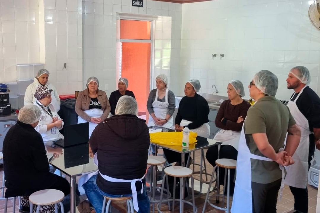 Qualificação profissional: iniciam as aulas na Escola do Mar com curso na área de gastronomia
