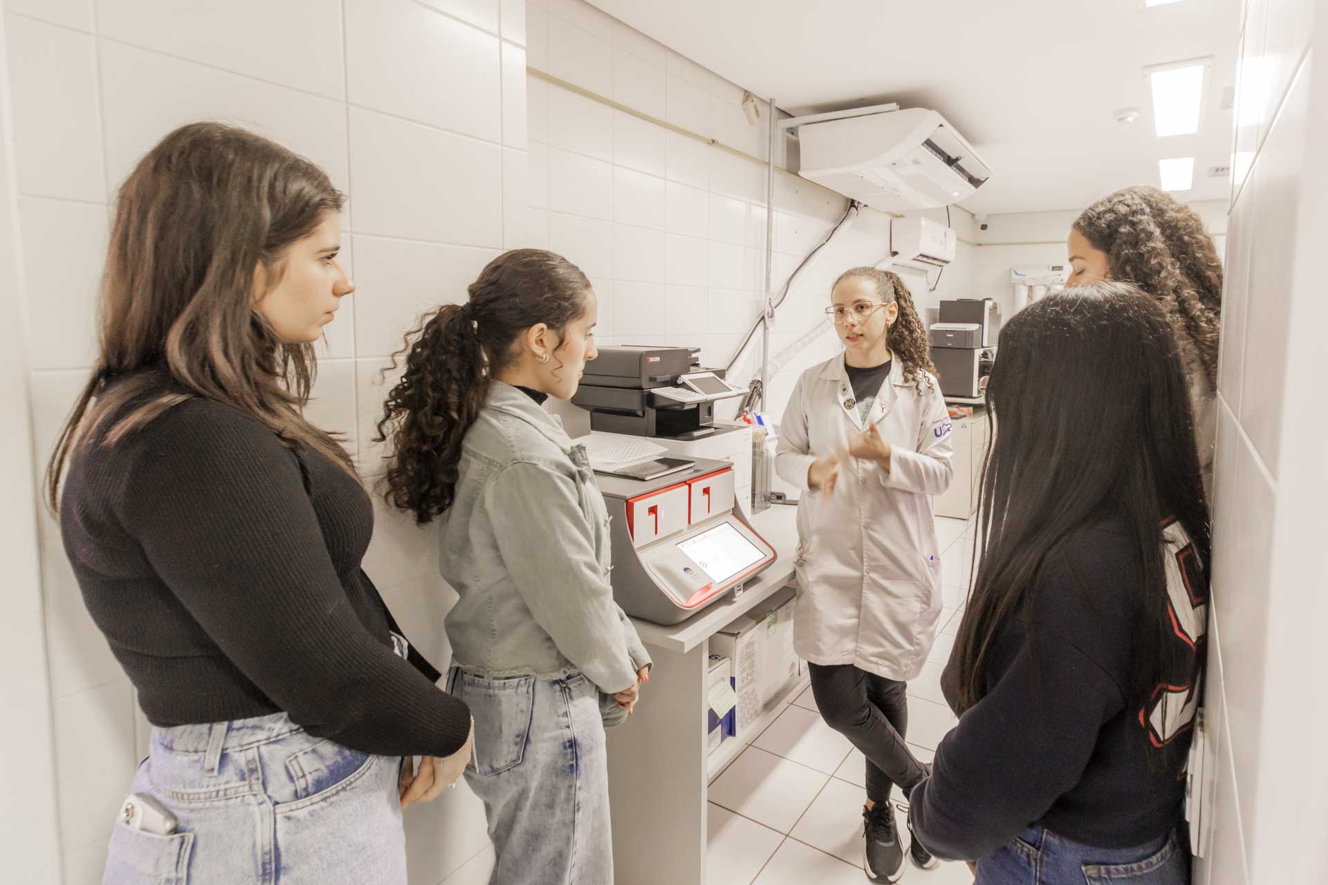 Paraná chega a 1,8 milhão de adultos com ensino superior completo e amplia escolaridade da população