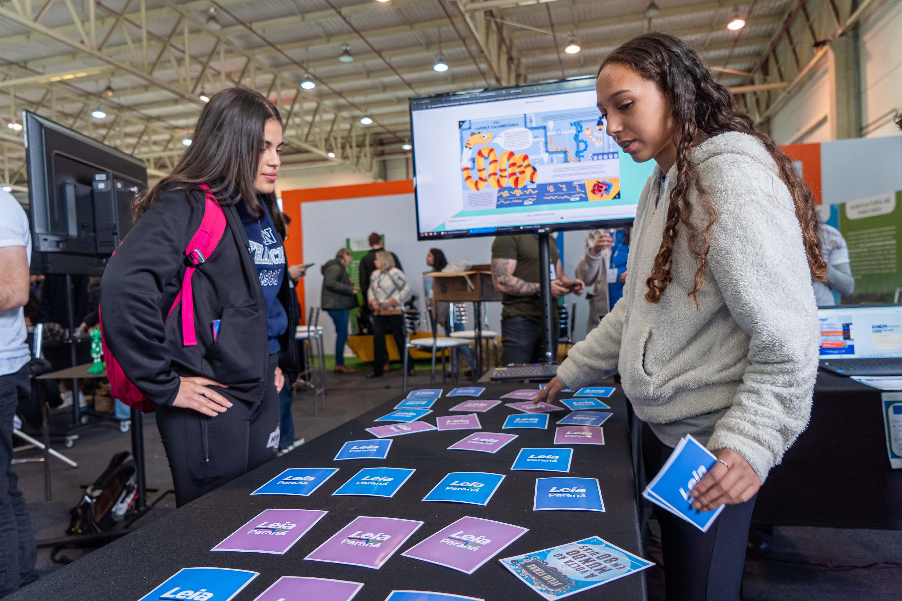 Universo UFPR: feira de cursos aproxima estudantes do Ensino Superior