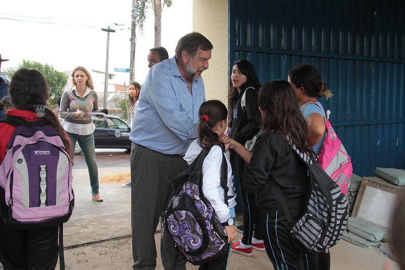 Colégio Estadual Professora Dirce Celestino do Amaral<br />
<br />
Veja mais fotos em: <a href=" http://www.flickr.com/photos/flavioarns/sets/72157633096083763/ " target="_blank"> http://www.flickr.com/photos/flavioarns/ </a>