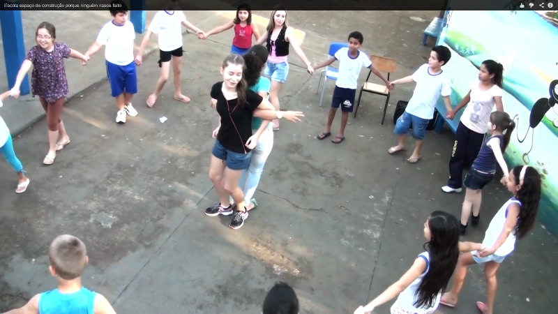 Escola espaço de construção porque ninguém nasce feito<br />
Colégio Estadual Três Fronteiras - Foz Do Iguaçu<br />
1º lugar Prêmio Juri Oficial<br />
<br />
<a href="http://www.emdialogo.uff.br/festival/videos/7658" target="_blank">http://www.emdialogo.uff.br/festival/videos/7658</a>