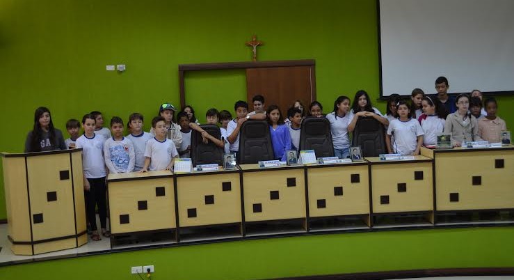 Projetos foram classificados entre os 10 melhores do ano e concorrem à premiação no dia 18 de novembro, em Brasília. Foram mais de 100 projetos inscritos.