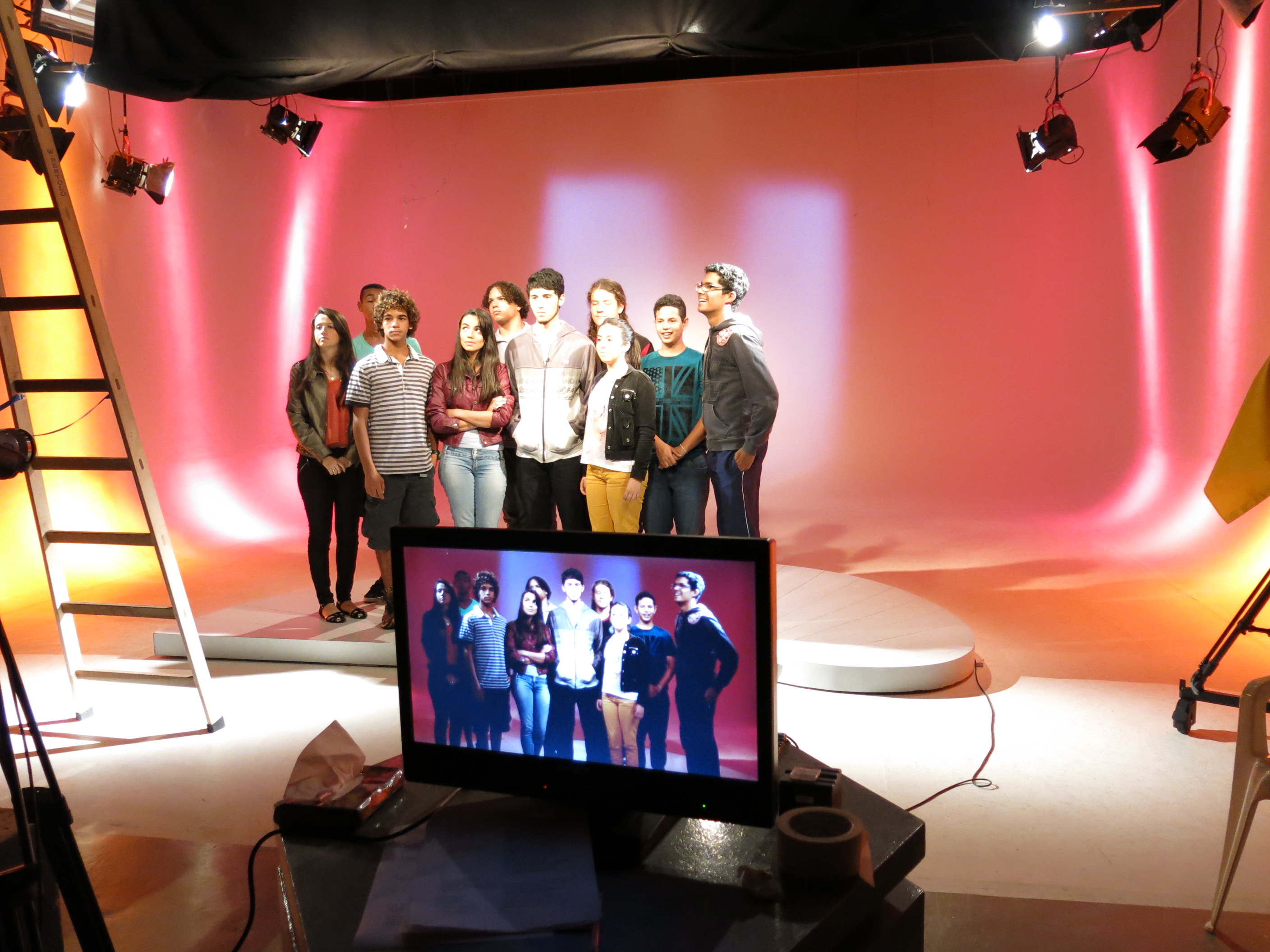 Festival Imagens do Ensino Médio Emdiálogo reuniu 151 vídeos de 75 cidades e 17 estados. Das oito premiadas em todo o Brasil, três são paranaenses.