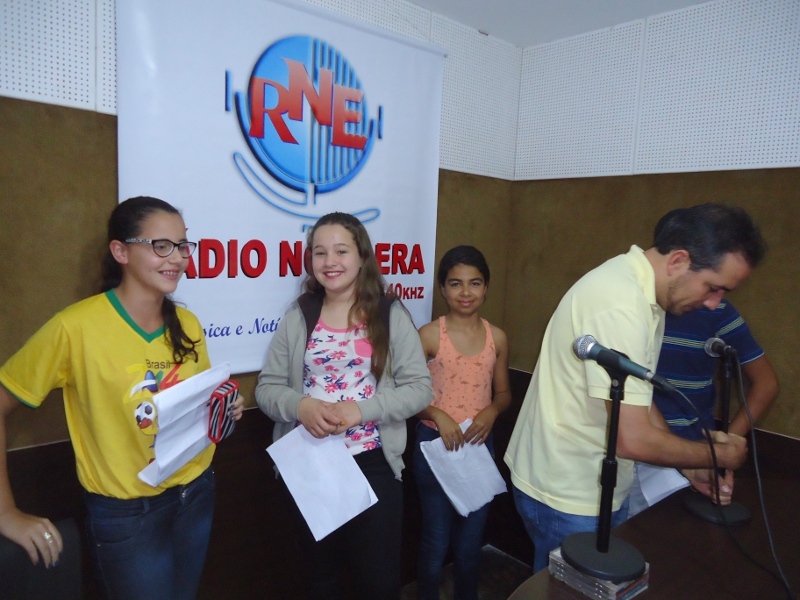 A radionovela, sucesso das rádios brasileiras entre as décadas de 1940 e 1960, foi resgatada pelo Colégio Estadual Abraham Lincoln, do município de Kaloré para desenvolver o hábito da leitura entre os estudantes