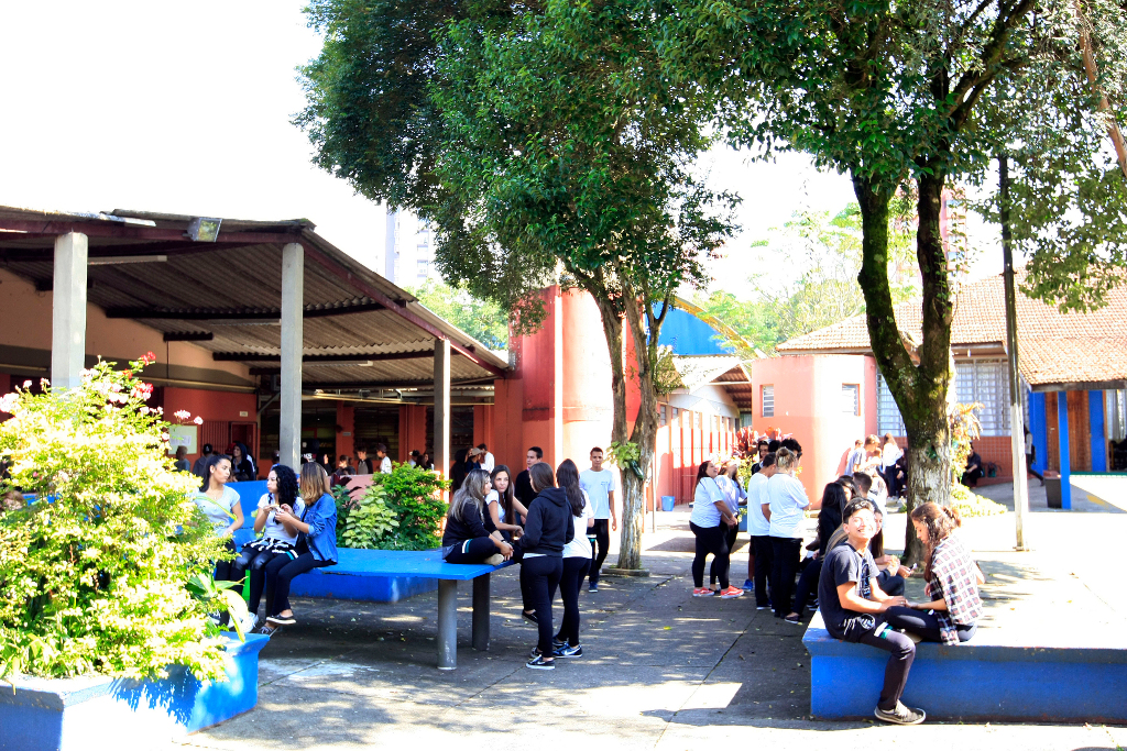 Colégio Estadual Leôncio Correia teve recursos descentralizados liberados em março, no valor de até R$ 150 mil.