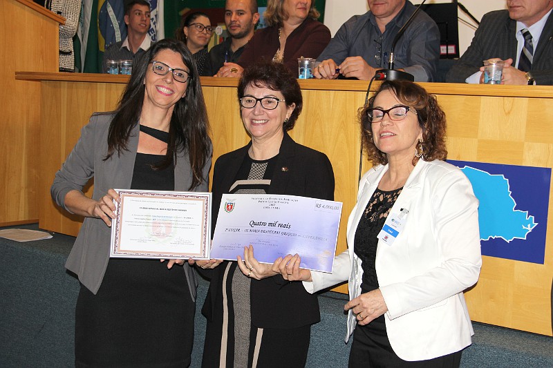 Na segunda colocação o colégio Maria Destéfani Griggio, de Cafelândia.