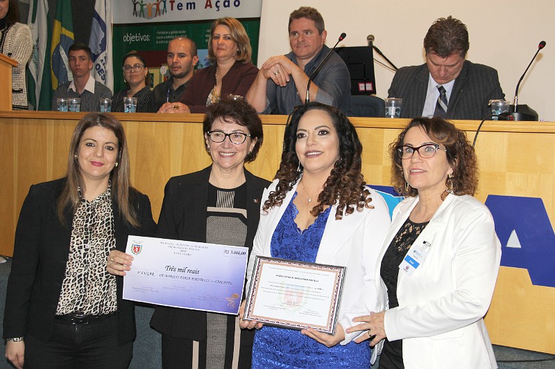 Em terceiro lugar o colégio Marilis Faria Pirotelli, de Cascavel.