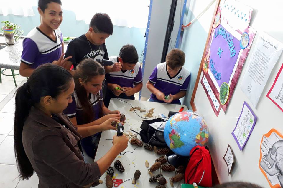 Na Escola Estadual Boa Vista da Santa Cruz, no município de Rosário do Ivaí (região Norte Central), são 28 estudantes participando de atividades do Novo Mais Educação