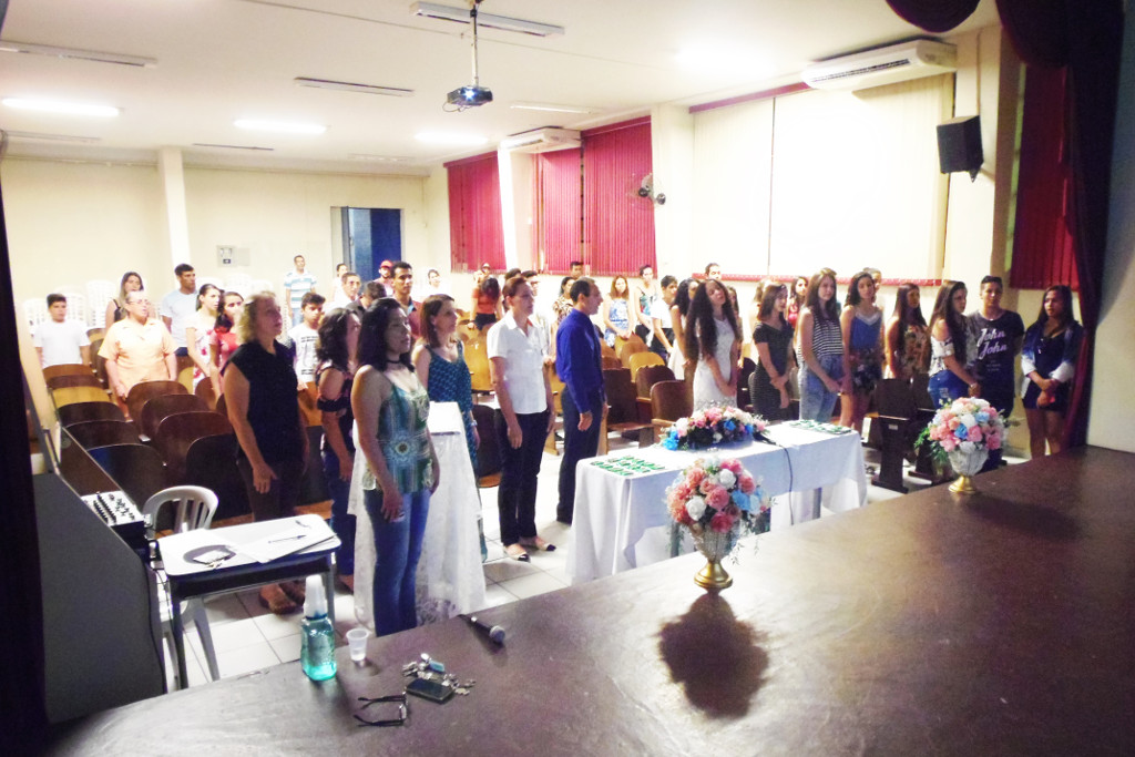 A Secretaria da Educação do Paraná vai expandir a oferta de cursos de Qualificação Profissional Básica na rede estadual de ensino por meio do Programa Nacional de Acesso a Educação Profissional e Emprego (Pronatec). Os cursos têm duração de dois a seis meses e estarão disponíveis em estabelecimentos que já ofertam educação profissional. Na foto, formatura de alunos do Pronatec no Colégio Estadual de Campo Mourão.