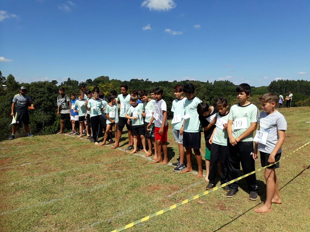 Proposta contribui para o enriquecimento do currículo, desenvolvimento e interação entre estudantes, além de incentivar a convivência e a troca de experiências.