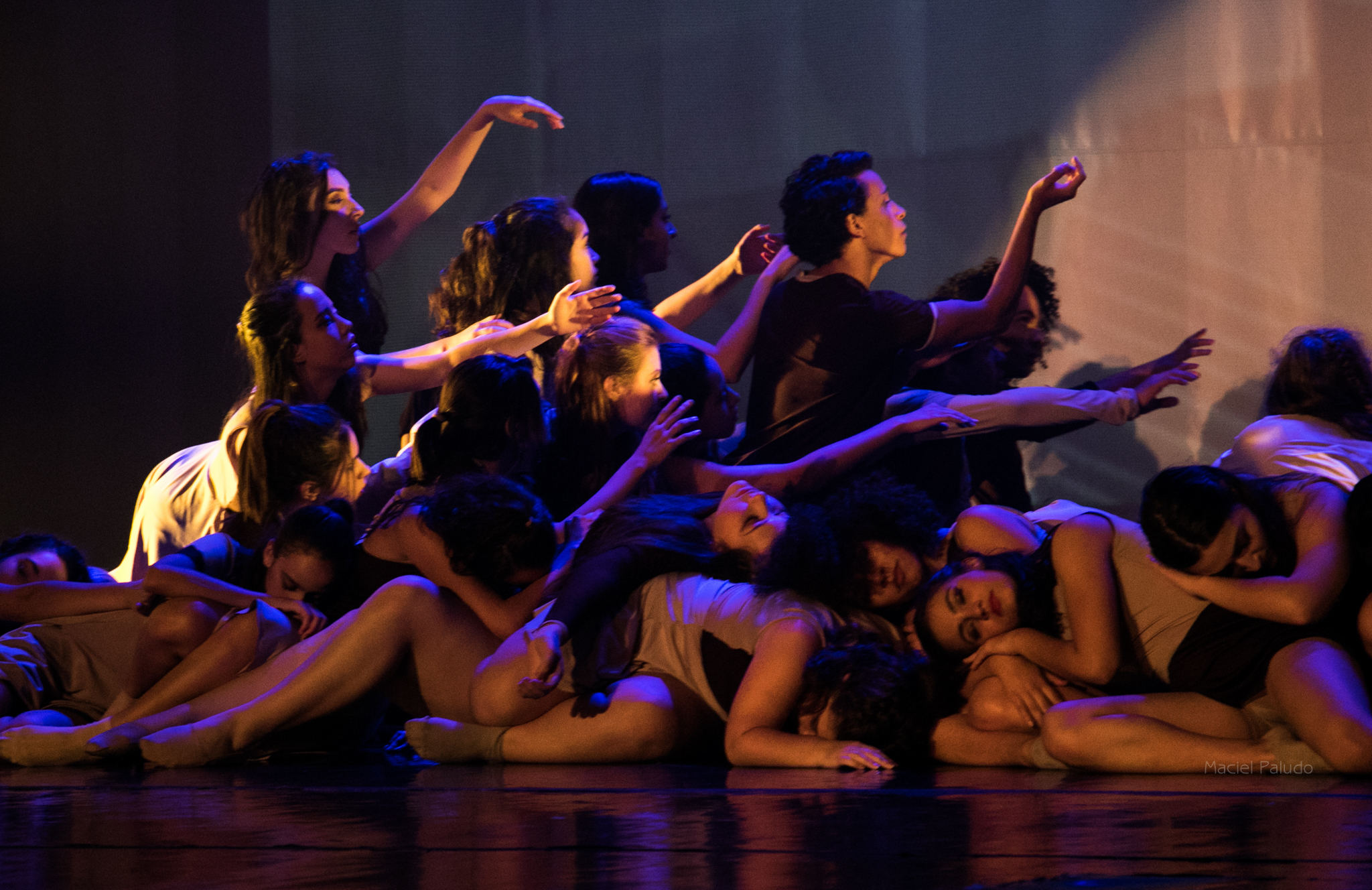 Espetáculo conta parte da trajetória artística e de vida do artista e professor paranaense