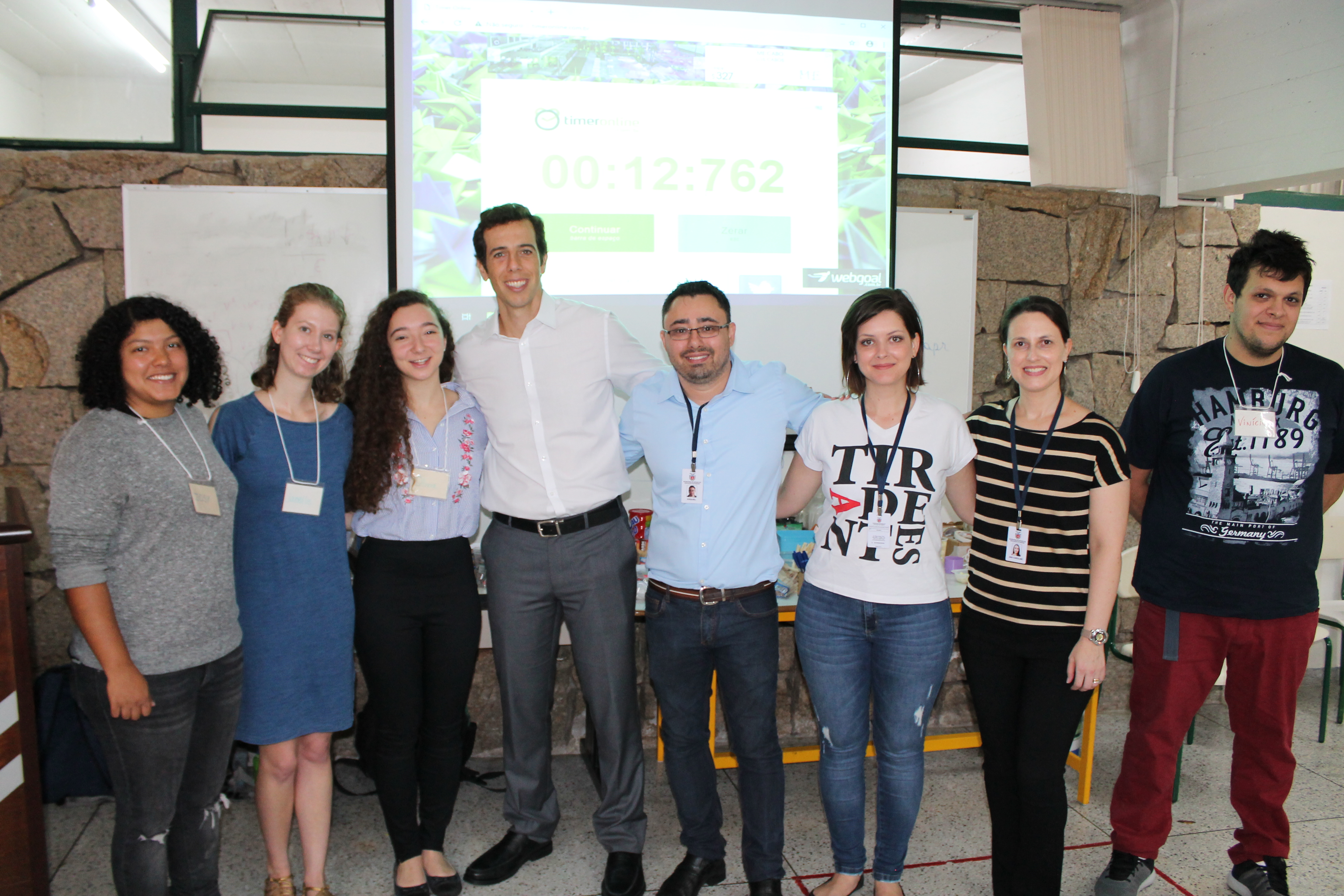 Além das oficinas ministradas pelos norte-americanos, também estão disponíveis mais de 18 cursos ministrados por universitários brasileiros e pela equipe de professores do Seed Lab.