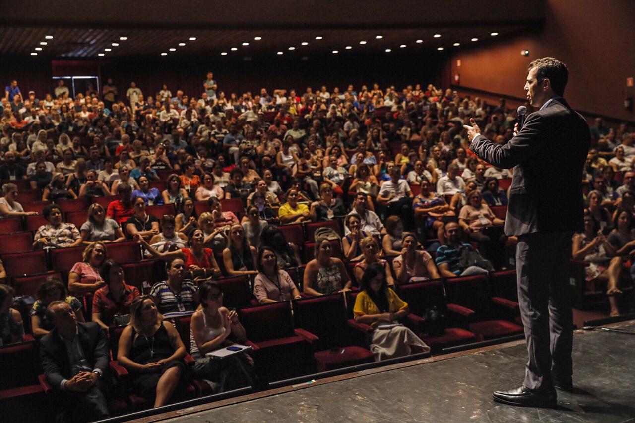 Formação dos gestores faz parte de uma série de novidades que a Secretaria da Educação está implementando antes do início do ano letivo, que começa no dia 14 de fevereiro.