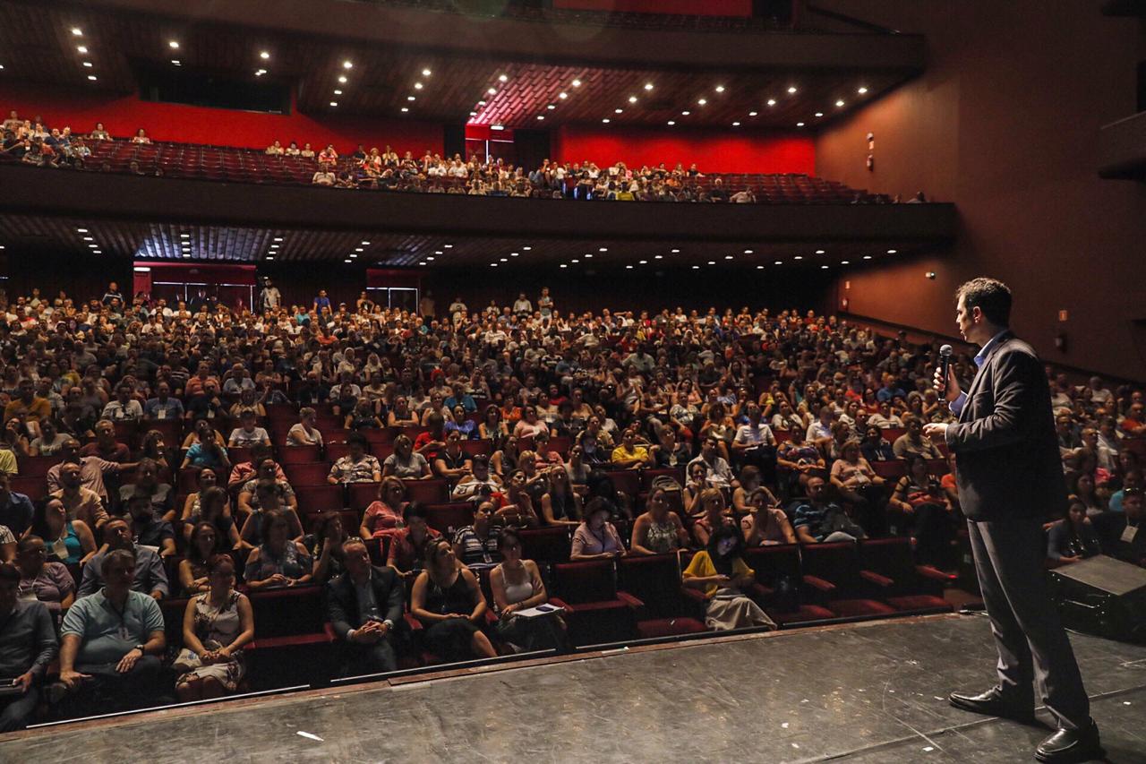 Formação dos gestores faz parte de uma série de novidades que a Secretaria da Educação está implementando antes do início do ano letivo, que começa no dia 14 de fevereiro.