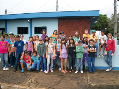 Em comemoração ao mês mundial da água a Escola Estadual Km 10, do município de Wenceslau Braz, realizou uma pesquisa de campo à Compania de Saneamento do Paraná (Sanepar).