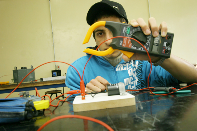 Programa Nacional de Acesso ao Ensino Técnico e Emprego vai disponibilizar 12.637 vagas em cursos de qualificação para alunos do ensino médio da rede estadual de ensino do Paraná.