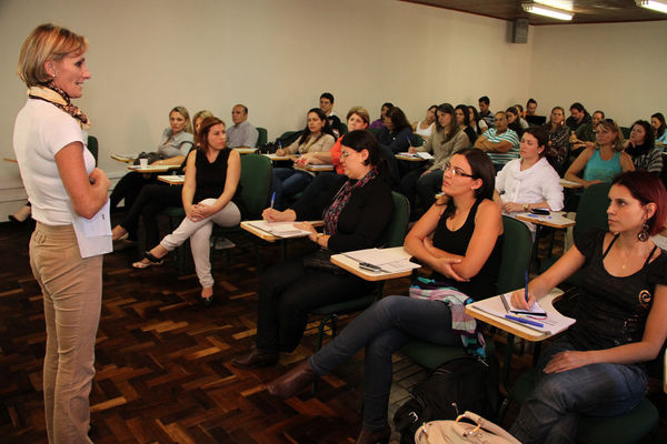 Assessores de comunicação participam de encontro em Curitiba