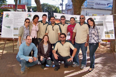 Estudantes de curso técnico apresentam banca em praça pública