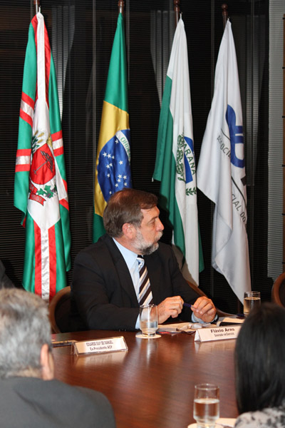 Flávio Arns ministra palestra na Associação Comercial do Paraná