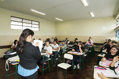 Seed não impõe política de fechamento de turmas às escolas