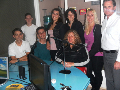 Escola e rádio comunitária realizam parceria para atividades de contraturno