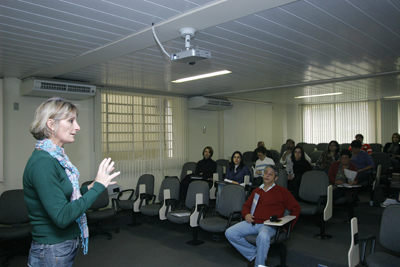 A Secretaria de Estado da Educação (Seed) planeja a realização de curso de formação de profissionais da educação para a gestão da organização escolar no segundo semestre.