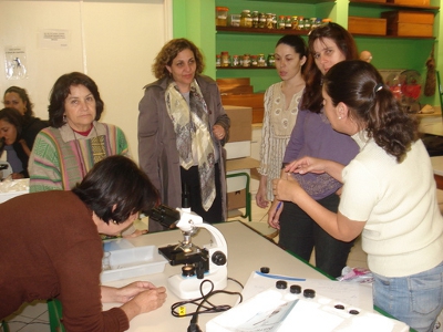 Professores recebem capacitação sobre equipamentos de laboratórios Professores recebem capacitação sobre equipamentos de laboratórios