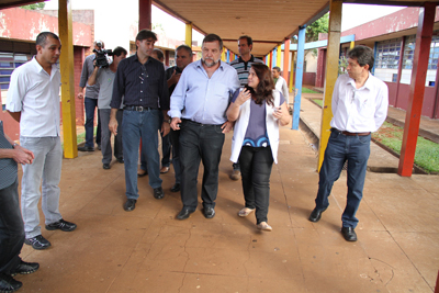 Secretário Flávio Arns visita escolas em Cascavel