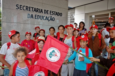 Alunos “sem terrinha” visitam Seed e conhecem as políticas públicas para a educação