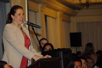 Jantar oferecido por professores para homenagear o governador Roberto Requião e o vice governador Orlando Pessuti.Na foto a secretária de Educação Yvelise Arco-Verde.Foto Everson Bressan-AEN