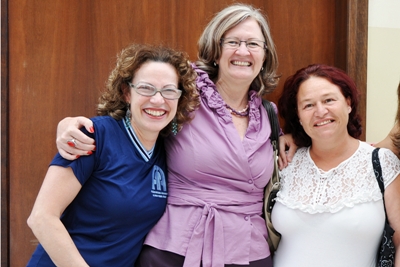 Pedagoga Elizabeth Alpendre, diretora Nerci Maria Maggioni Martins e dona Cenira Trindade dos Santos.