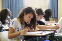 Alunos do terceiro ano do Ensino Médio do Colégio Estadual do Paraná fazendo a prova do Sistema de Avaliação da Educação Básica do Paraná.