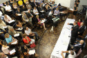 A reunião serve para orientar e planejar as conferências municipais e intermunicipais e a estadual que vão discutir o Plano Estadual de Educação. <br />
<br />
Veja mais fotos em: <a href=" http://www.flickr.com/photos/flavioarns/sets/72157632878236465/" target="_blank"> http://www.flickr.com/photos/flavioarns/</a>
